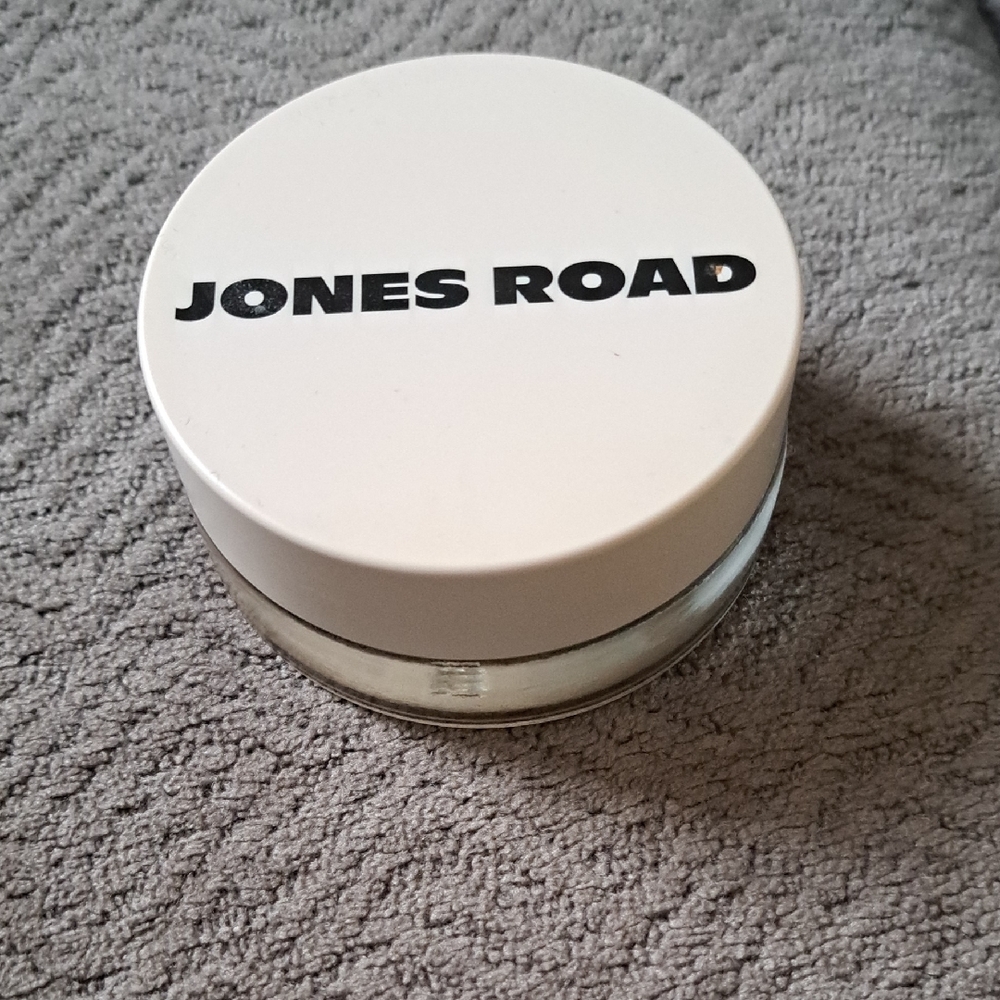 Jones Road what the foundation - light